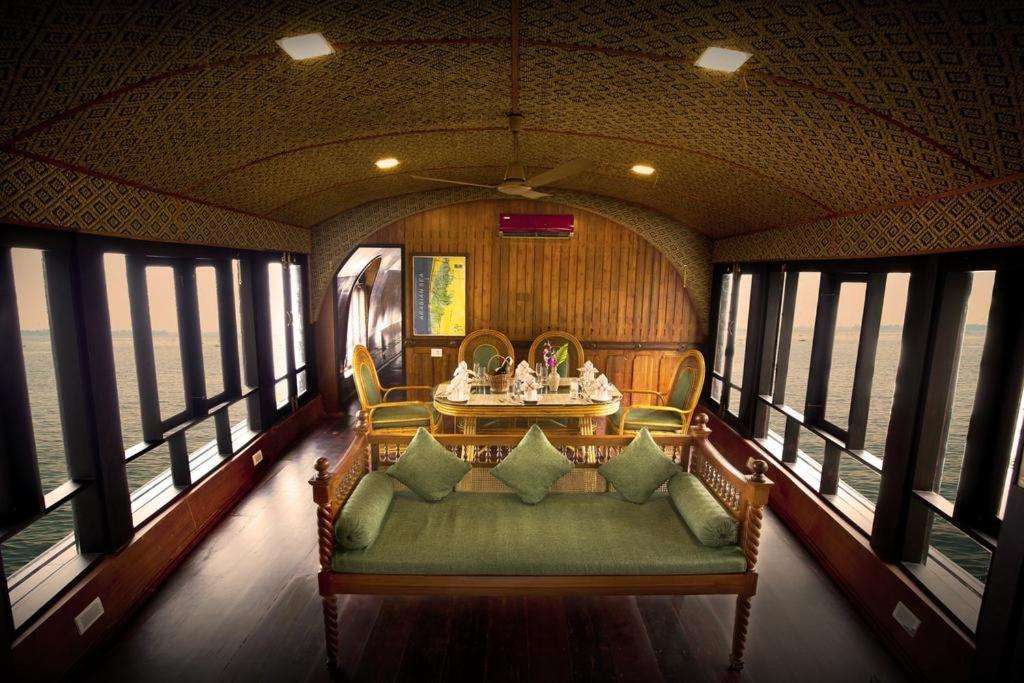 Vivaresidence Homestay Alappuzha Εξωτερικό φωτογραφία